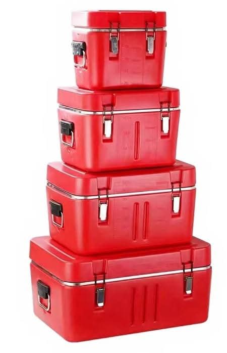 Insulated storage chests