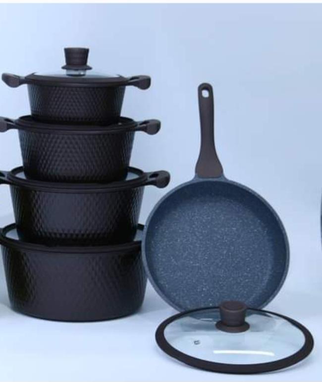 Granite cookware set